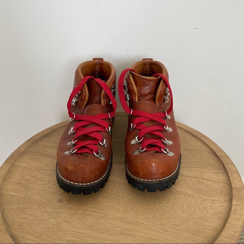 Danner mountain hiking boots brown leather with red laces womens size 7.5